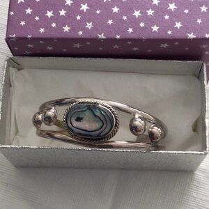 Woman’s Sliver bracelet from Mexico with Apollonian stone